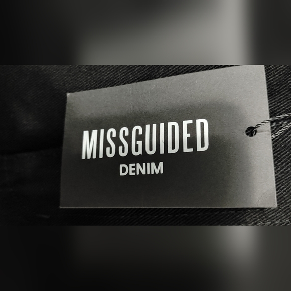 Misguided Black Riot High Rise Ripped Mom Jeans NWT - Picture 10 of 10